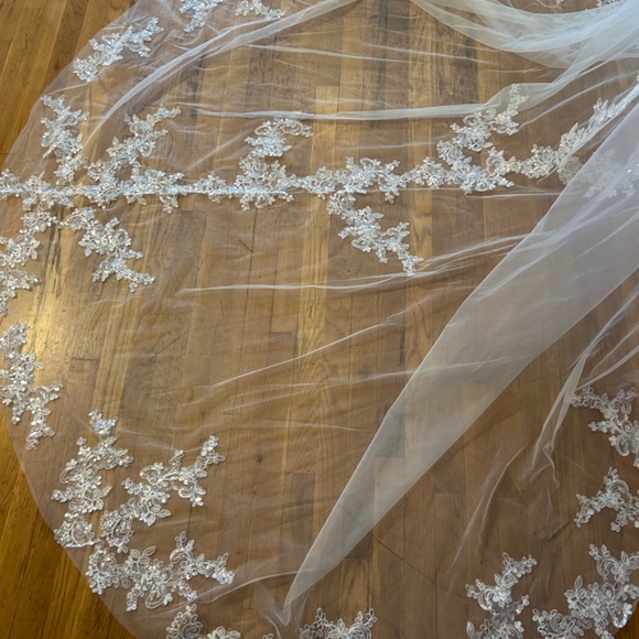Cathedral Length Floral Lace Appliqué Sequin Sparkly Wedding Veil with Blusher - Picture 3 of 4